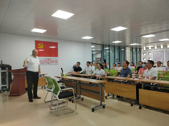 國務院國資委管理局張文宏書記一行蒞臨贛坊1969老舊小區(qū)調研