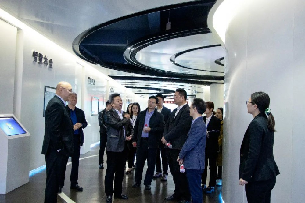 贛州市人大常委會副主任張景霖一行蒞臨我司調研數(shù)字經濟發(fā)展情況